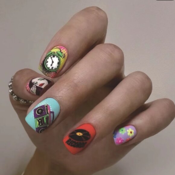 Retro Style 24 Piece Short Press On False Fake Artificial Nails Boombox … - Picture 1 of 5